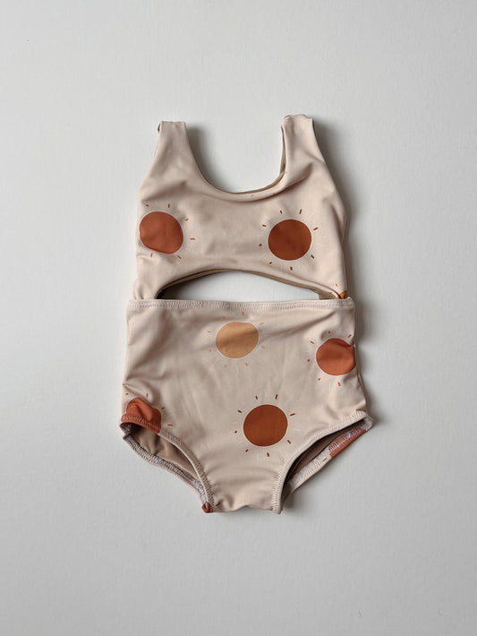 Cut Out One Piece | SUNSHINE